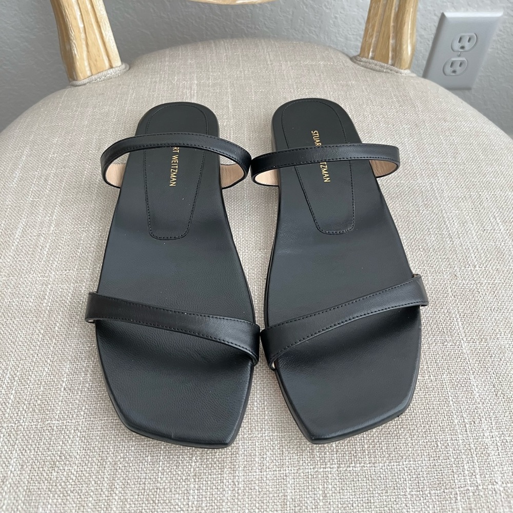Stuart Weitzman Sawyer Slide Strap Sandal, black leather, size 7.